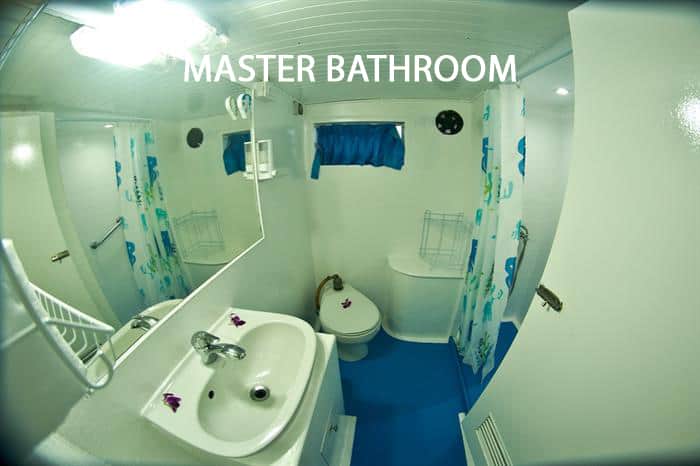 ห้องน้ำในห้องพิเศษ MV Giamani ห้องน้ำในห้องพิเศษ MV Giamani